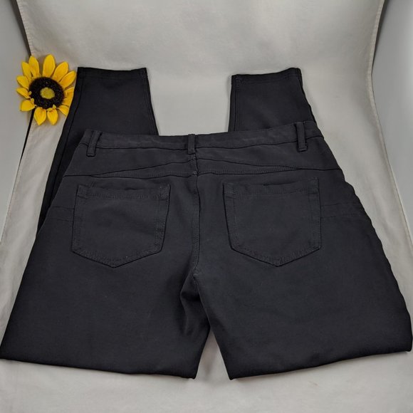 Sapphire Red Tapered Stretch Jeans in Black PM - Picture 8 of 12